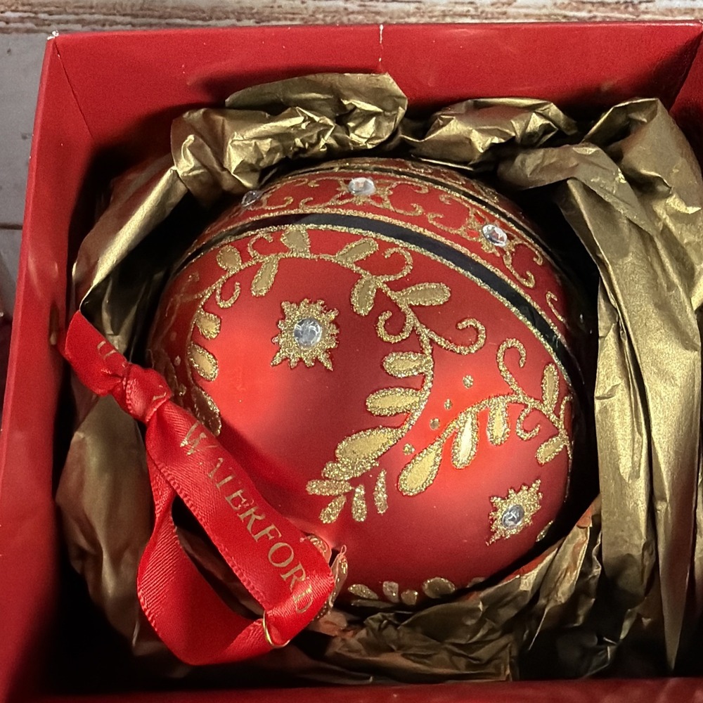 Waterford Holiday Heirloom Red Majestic Scroll Christmas Ornament w/ Box - Picture 3 of 7